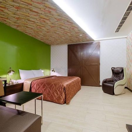 Foxdou Business Motel Тайнан Екстериор снимка