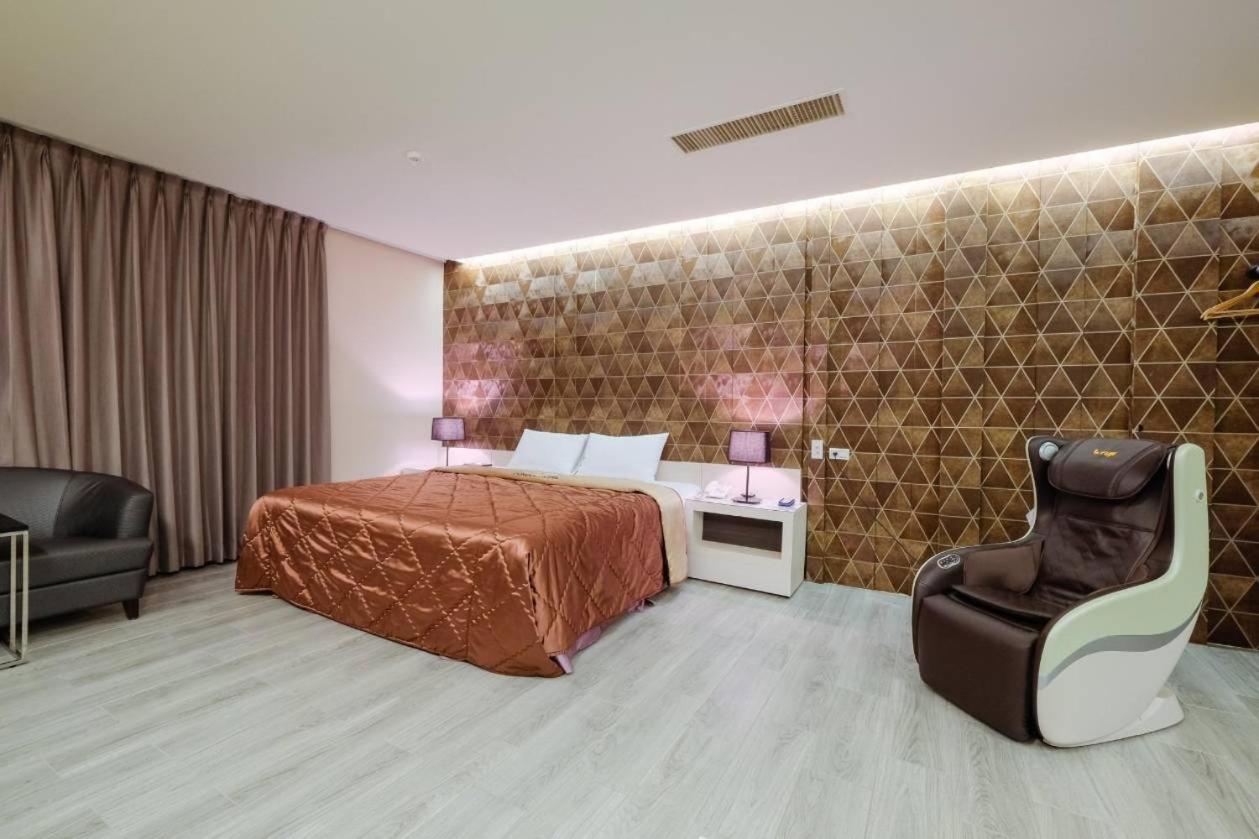 Foxdou Business Motel Тайнан Екстериор снимка